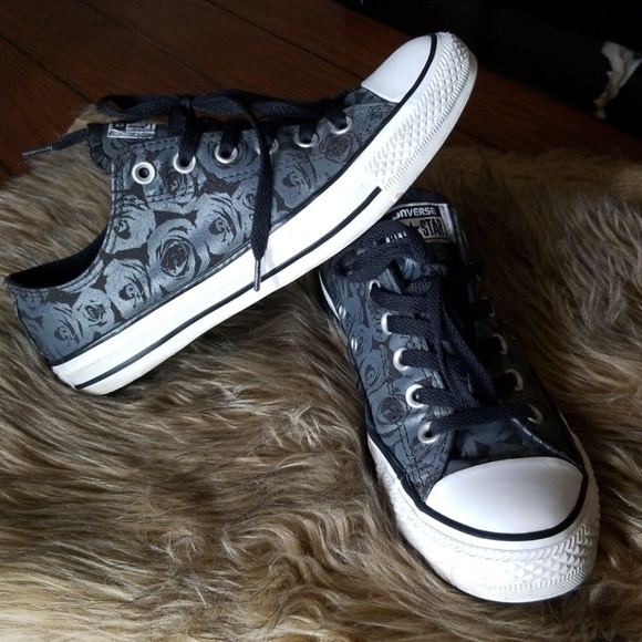 rose converse sneakers
